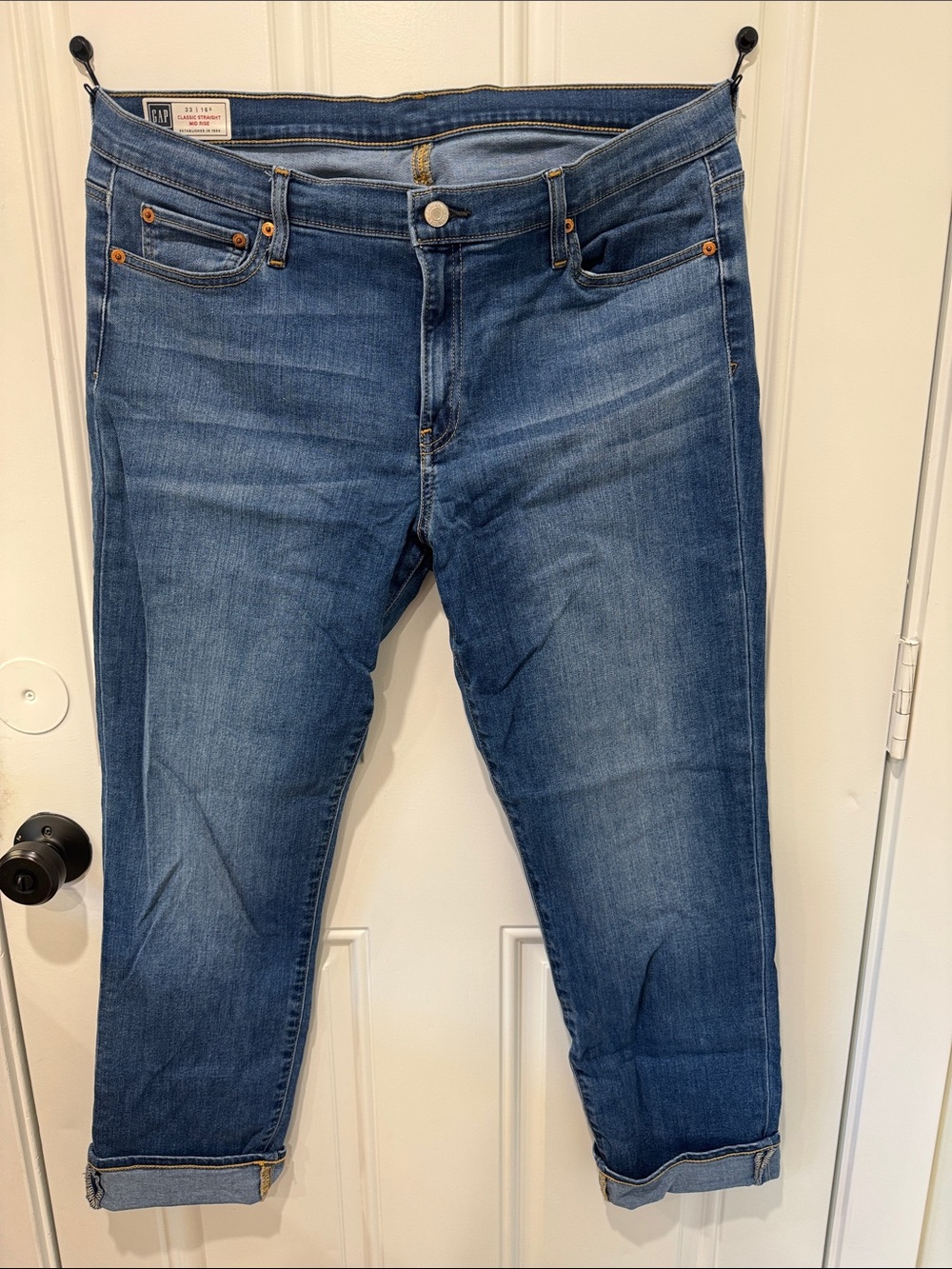 GAP Cropped Ankle Jeans in Mid Blue Wash